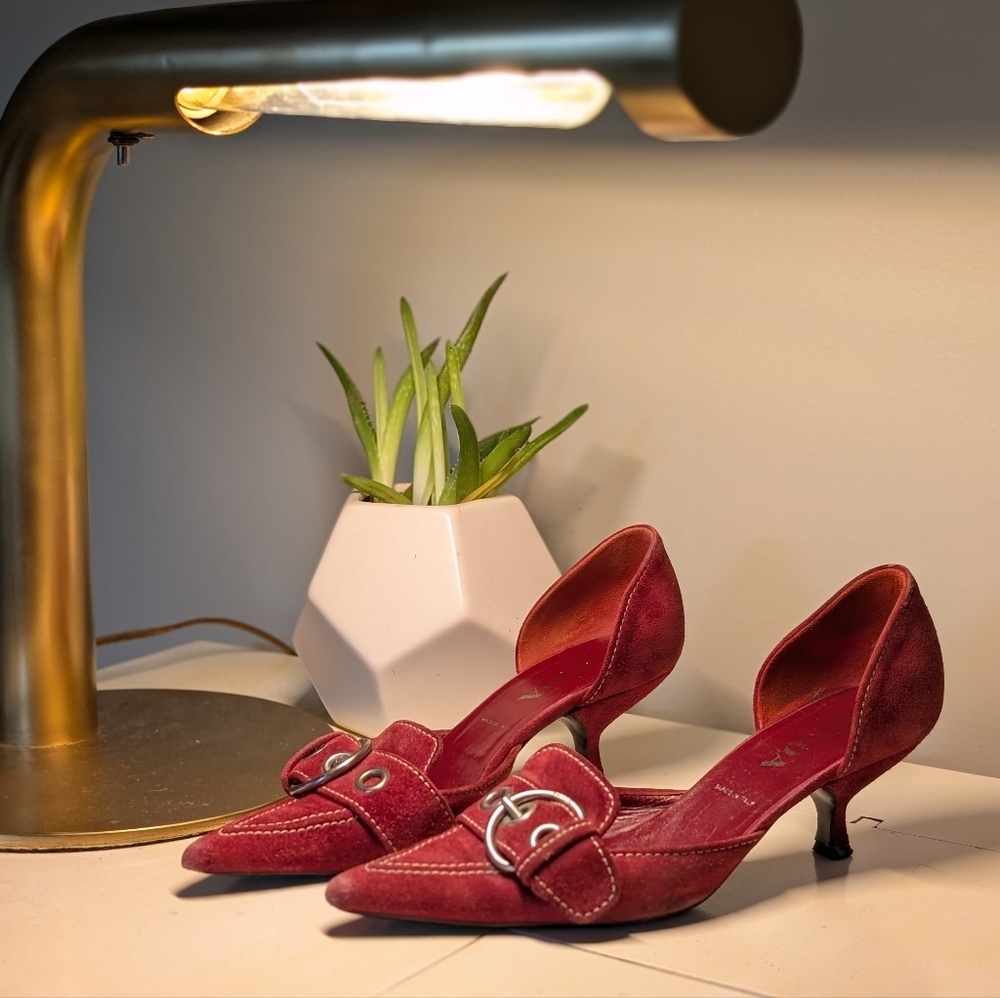 PRADA RARE VINTAGE Red Suede Buckle Kitten Heels Circa Y2K - 37 EU/7 US - Picture 2 of 15
